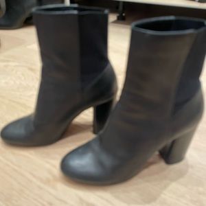 Dolce Vita black booties with heel size 5.5/6
